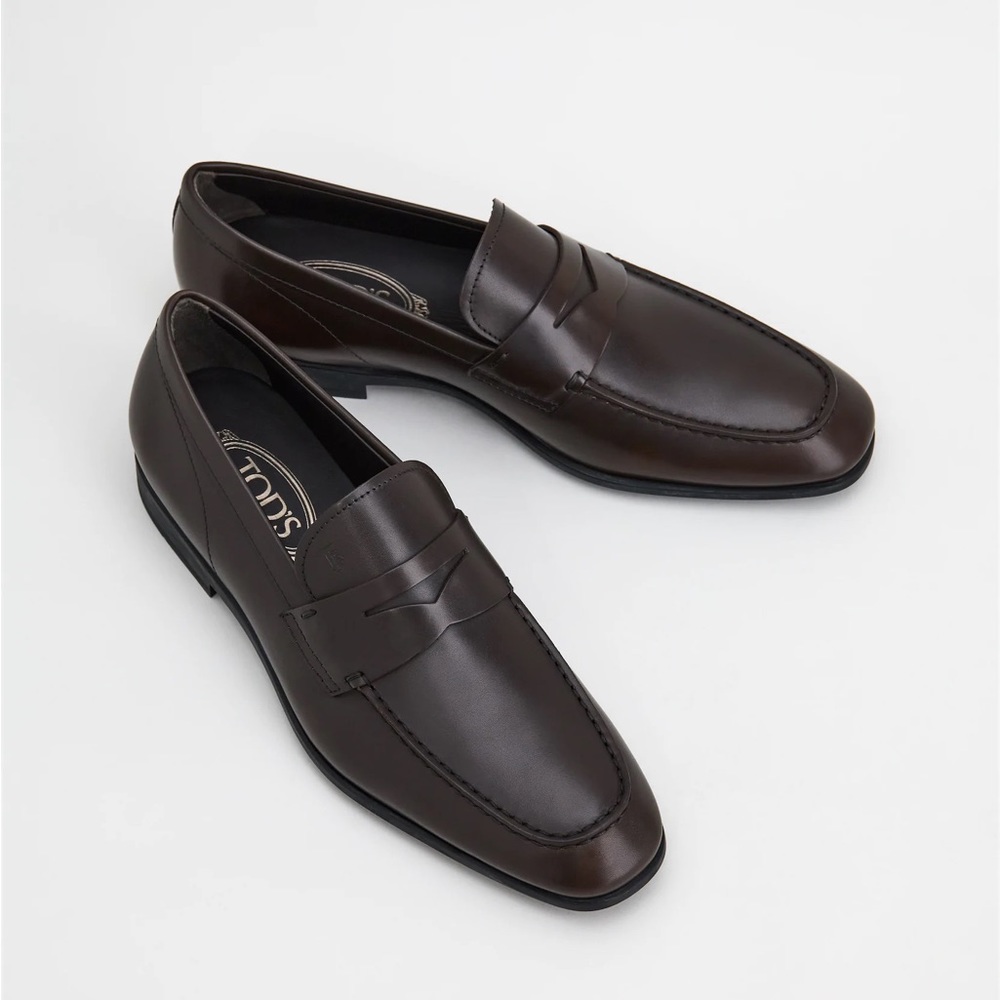 Tod’s Men’s Loafers - Chocolate Brown Leather.  UK 7.5 - US 9